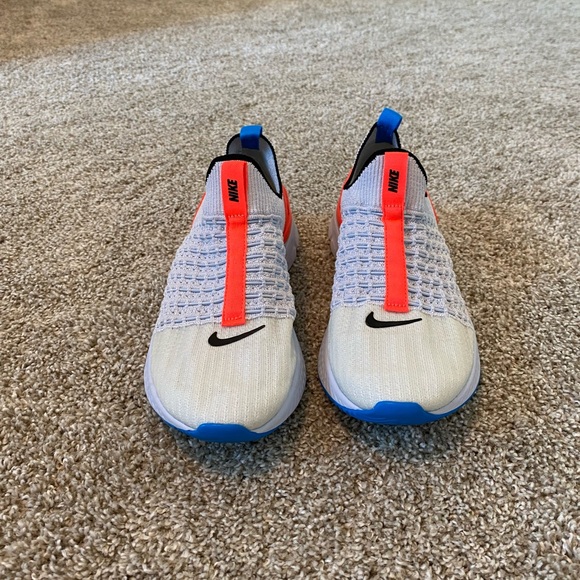 Nike Phantom React Women’s Running Shoes - Picture 3 of 3